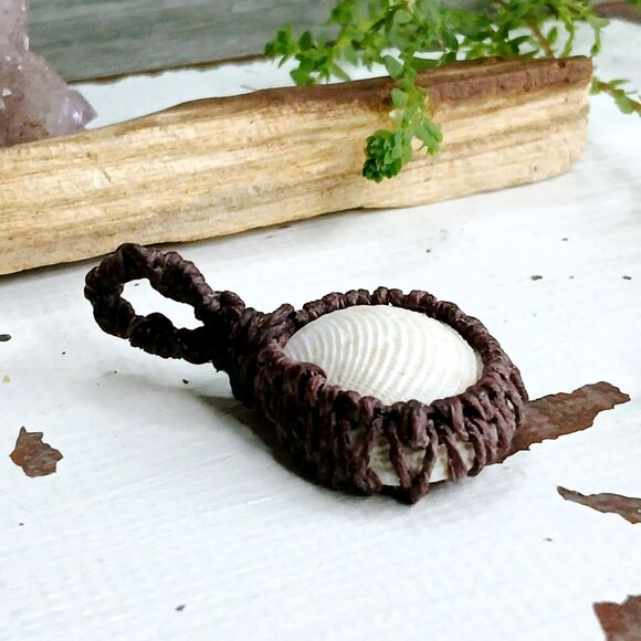 Macrame Seashell Pendant, Shell Jewelry, Natural Shell Pendant 1.75" - Picture 3 of 4